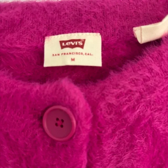 NWOT Levi’s sweater size medium - Picture 4 of 5